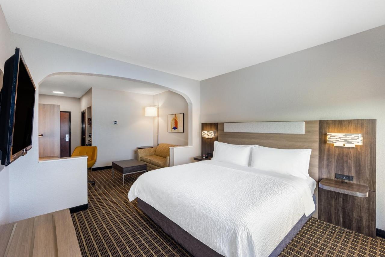 Holiday Inn Express & Suites Pittsburg By Ihg Exterior foto
