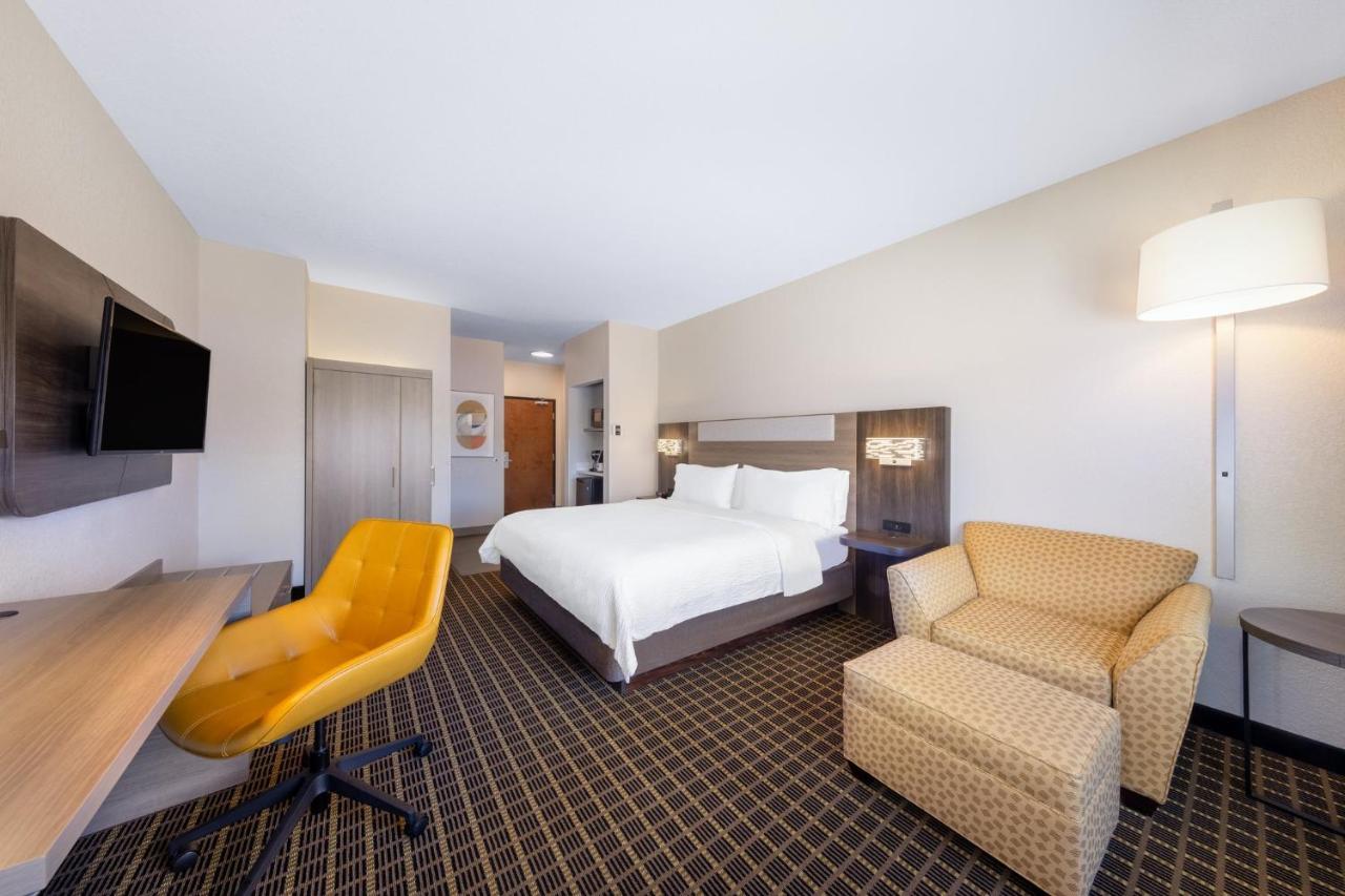 Holiday Inn Express & Suites Pittsburg By Ihg Exterior foto