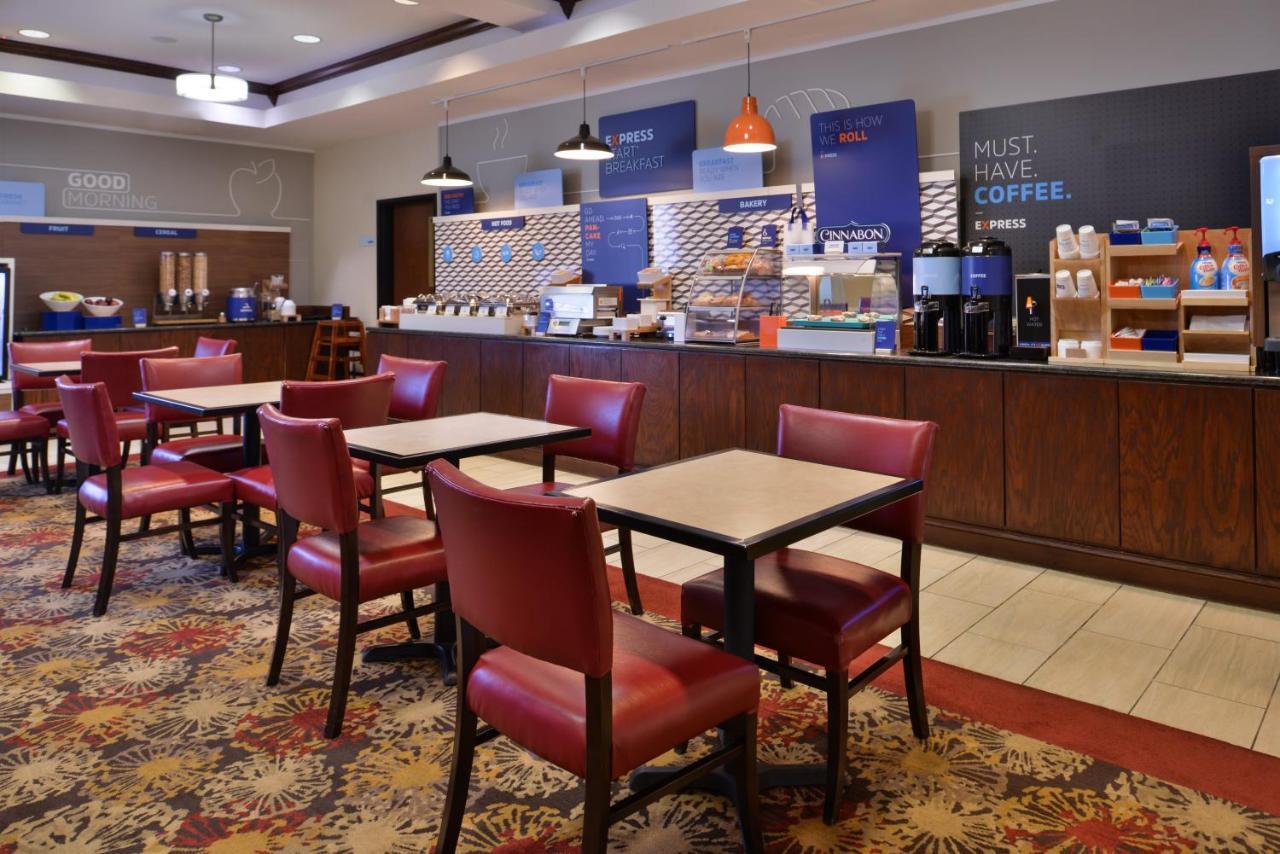 Holiday Inn Express & Suites Pittsburg By Ihg Exterior foto