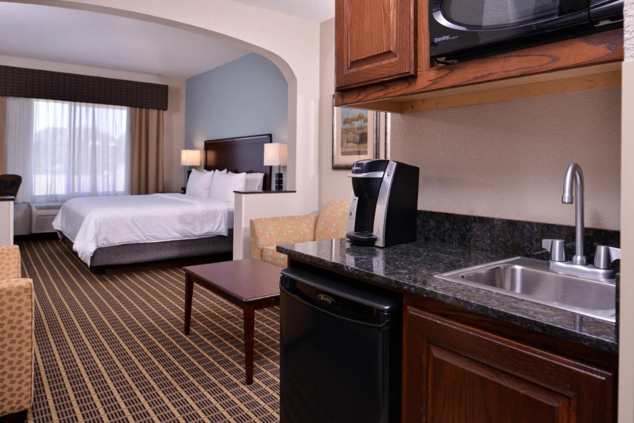 Holiday Inn Express & Suites Pittsburg By Ihg Exterior foto